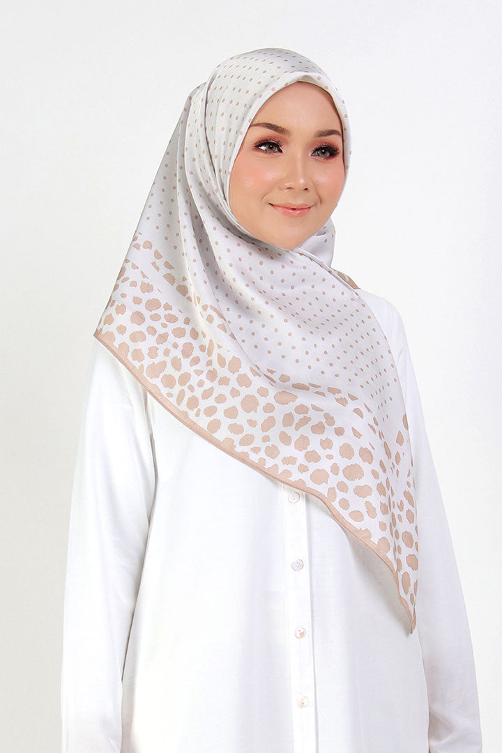 Dakota Leopard Printed Square Beige