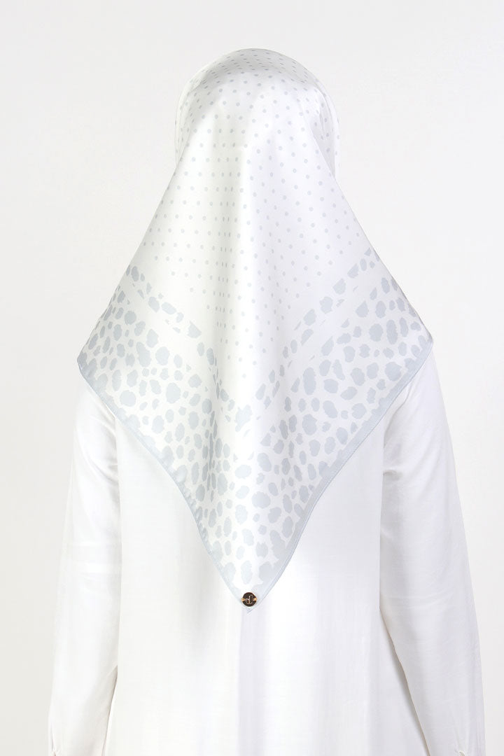 Dakota Leopard Printed Square Light Grey
