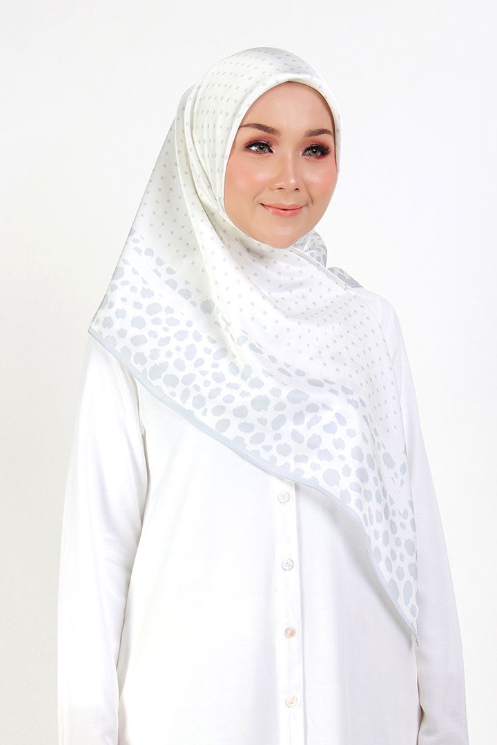 Dakota Leopard Printed Square Light Grey