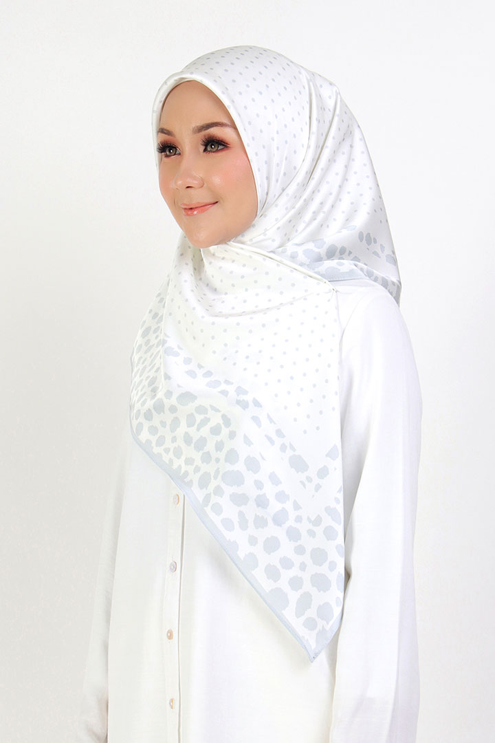 Dakota Leopard Printed Square Light Grey