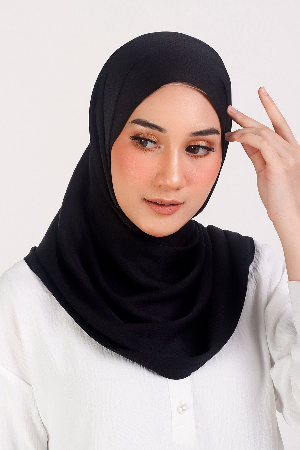 Jasmina Basic Shawl Plain Black