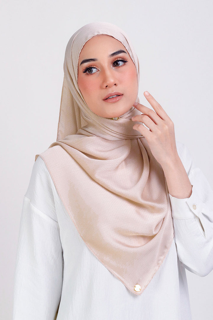 Jasmina Basic Shawl Plain Sandstone
