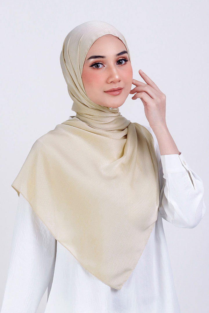 Jasmina Basic Shawl Plain Buttermilk