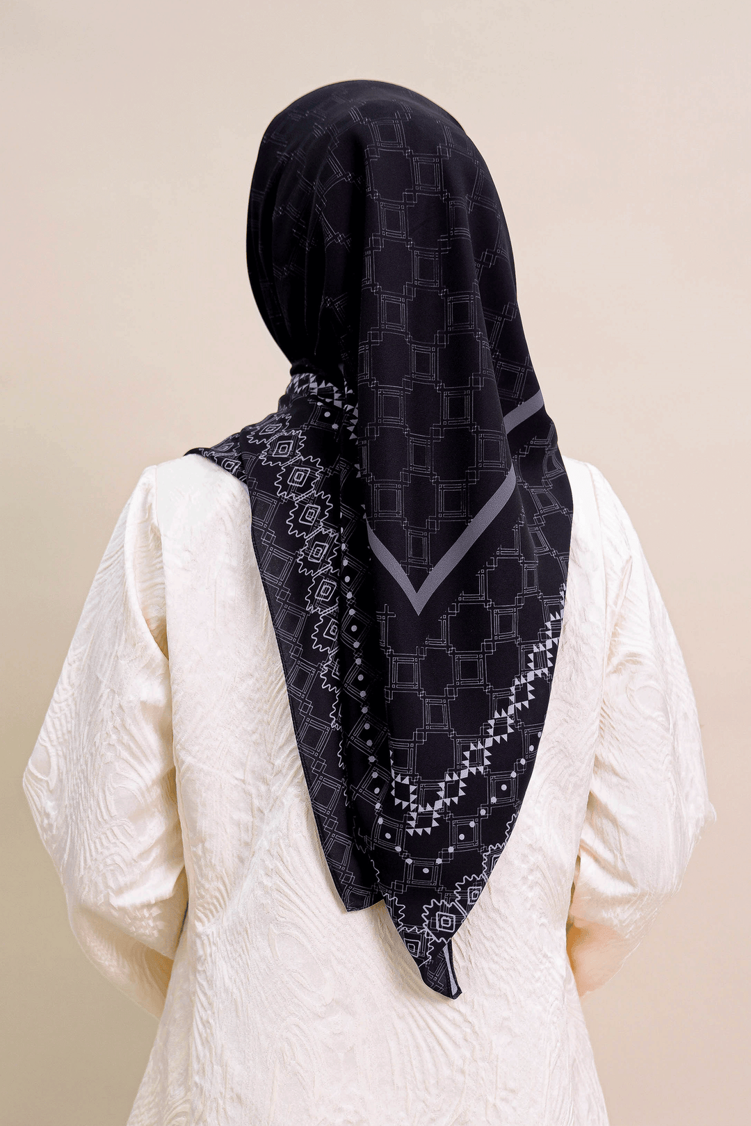 Inara Chiffon Printed Black