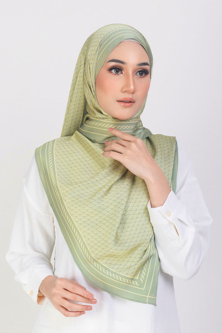 Haura Shawl Printed Green