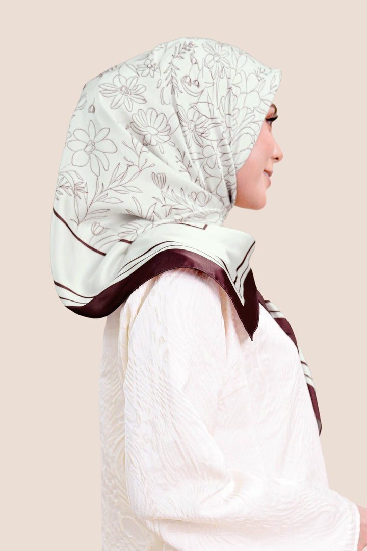 Azura Satin Printed Square Maroon