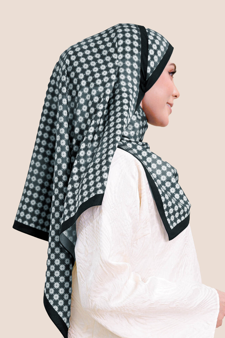 Zayna Satin Printed Shawl Black