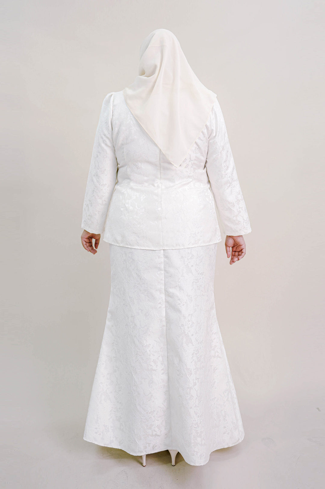 Zenata Plus Size Kurung in White