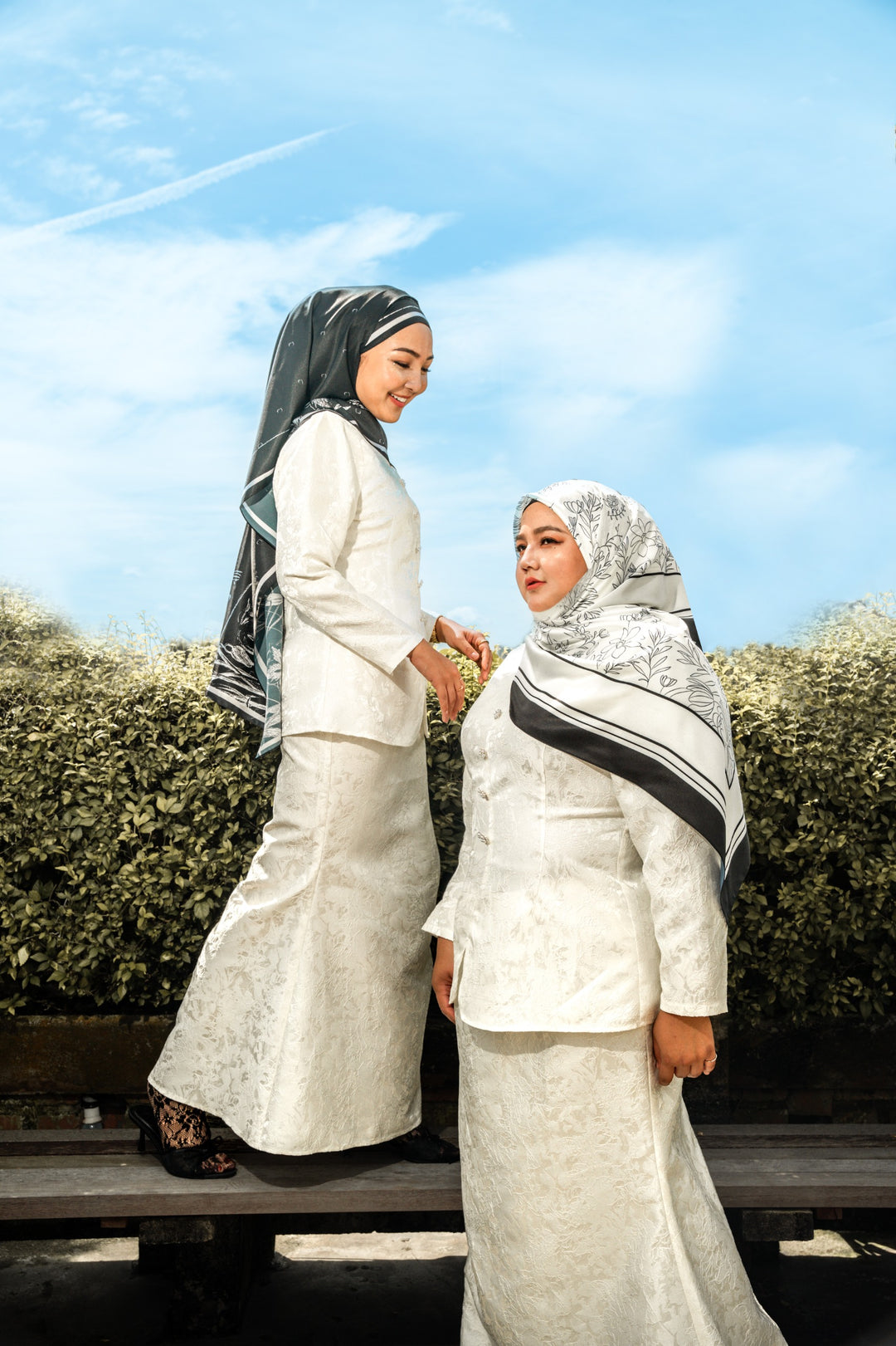 Zenata Kurung in White