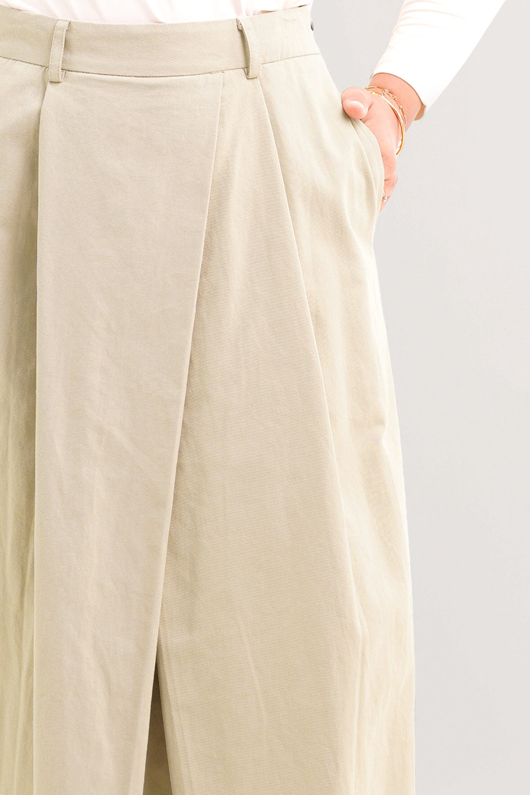 Arumi Asymmetrical Skirt Khaki