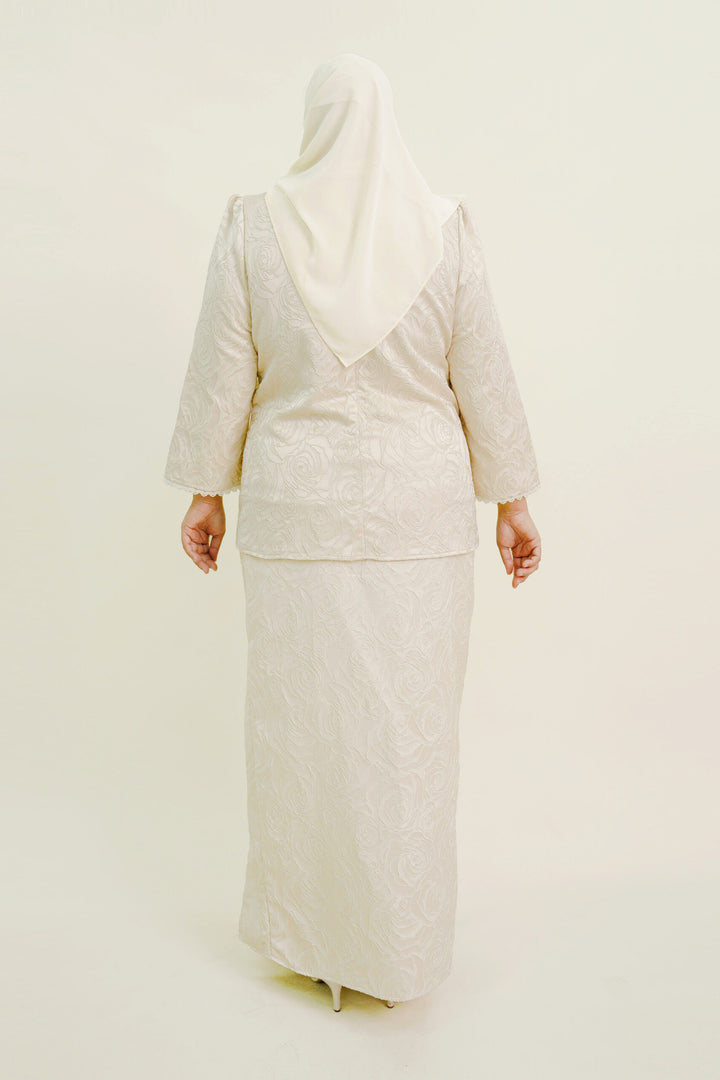 Felline Plus Size Kurung in Champagne