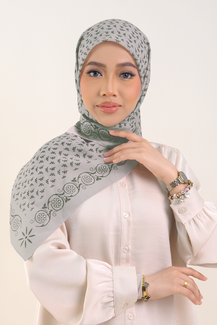 Gianna Square Cotton Voile Green