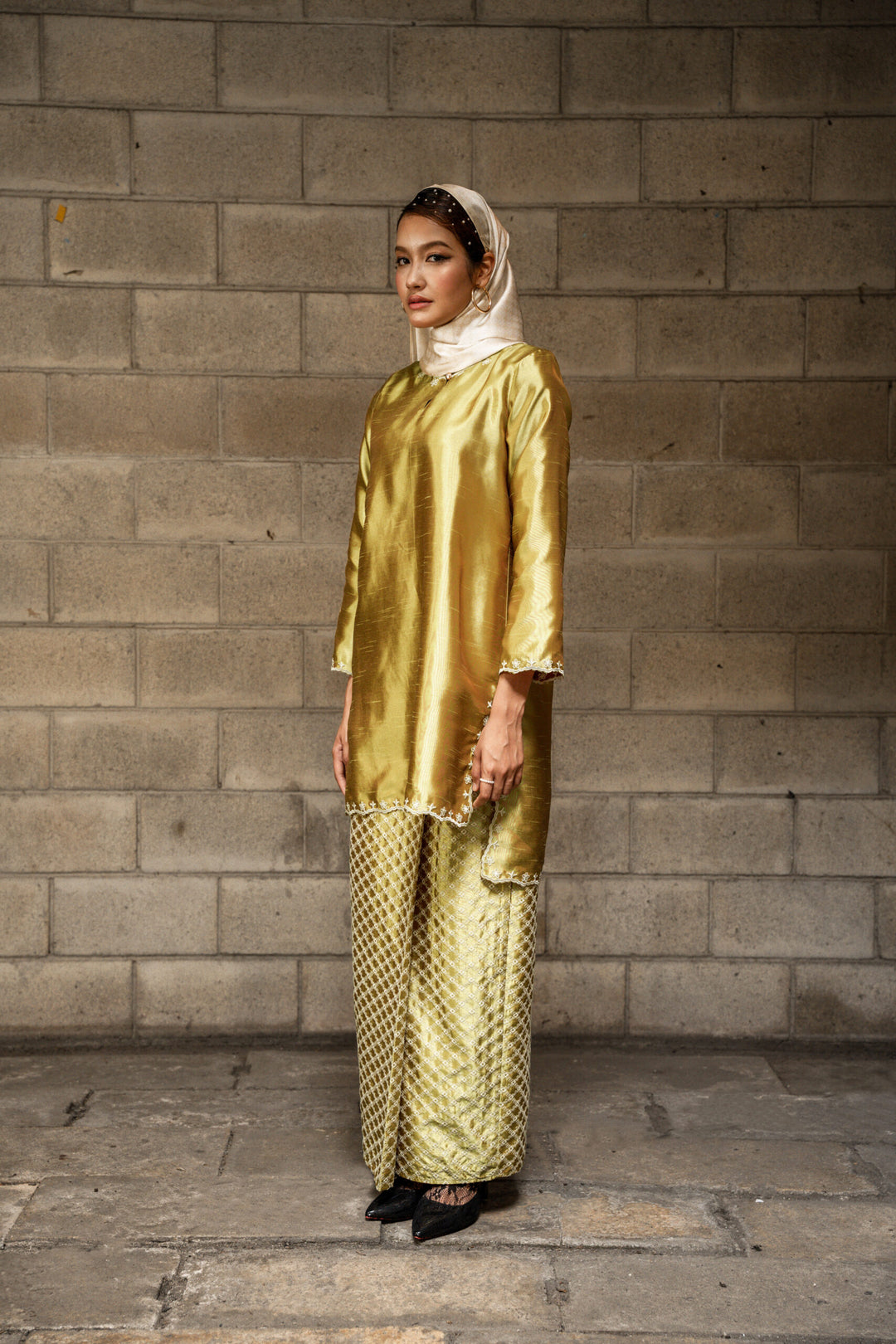 Adhwa Kurung in Olive Gold