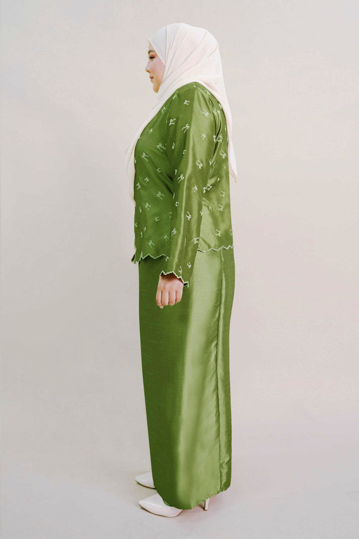 Ilona Plus Size Kebaya Modern in Green