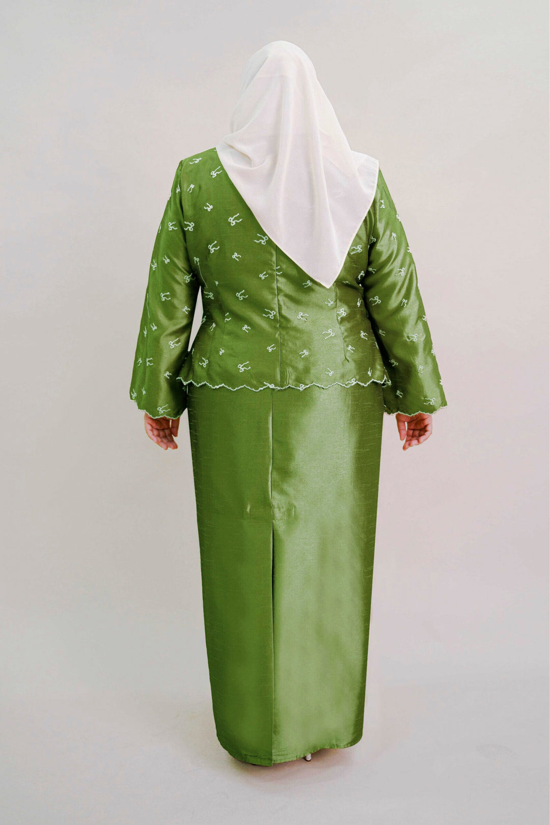 Ilona Plus Size Kebaya Modern in Green