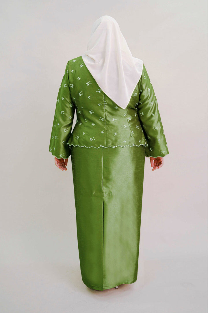 Ilona Plus Size Kebaya Modern in Green