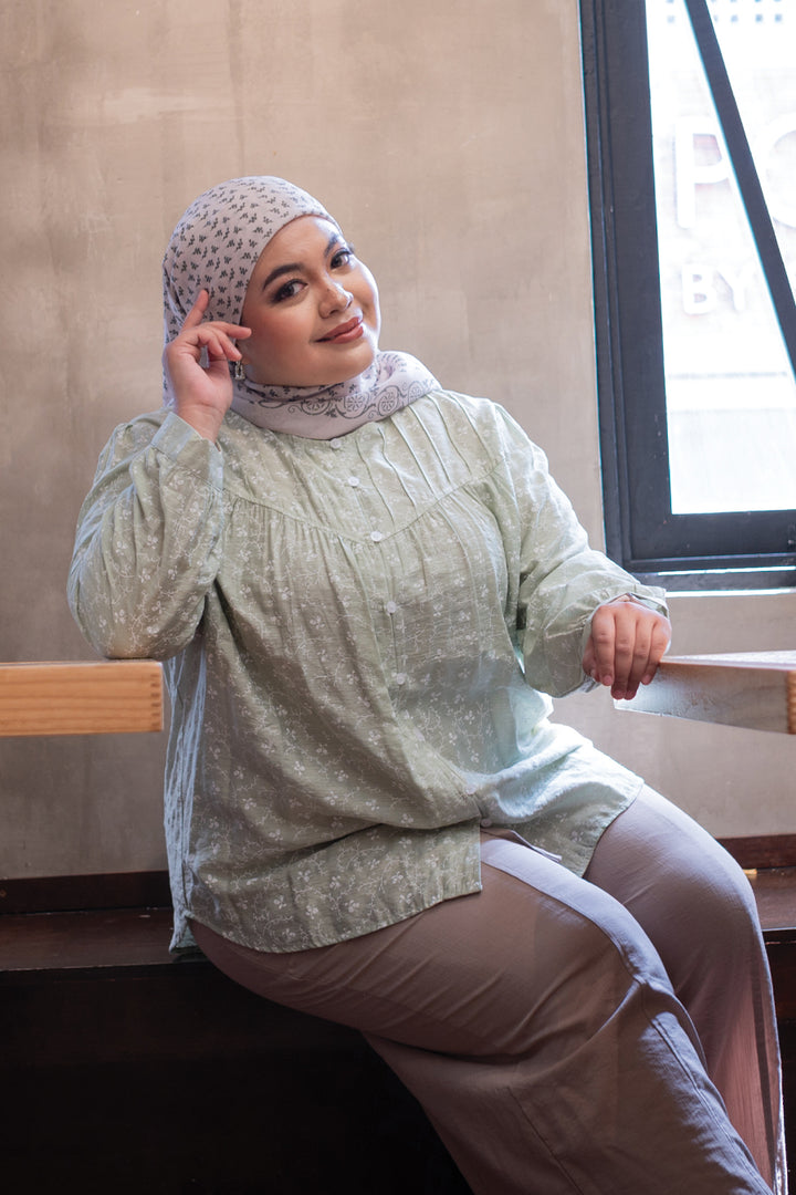 Ivy Plus Size Floral Printed Blouse