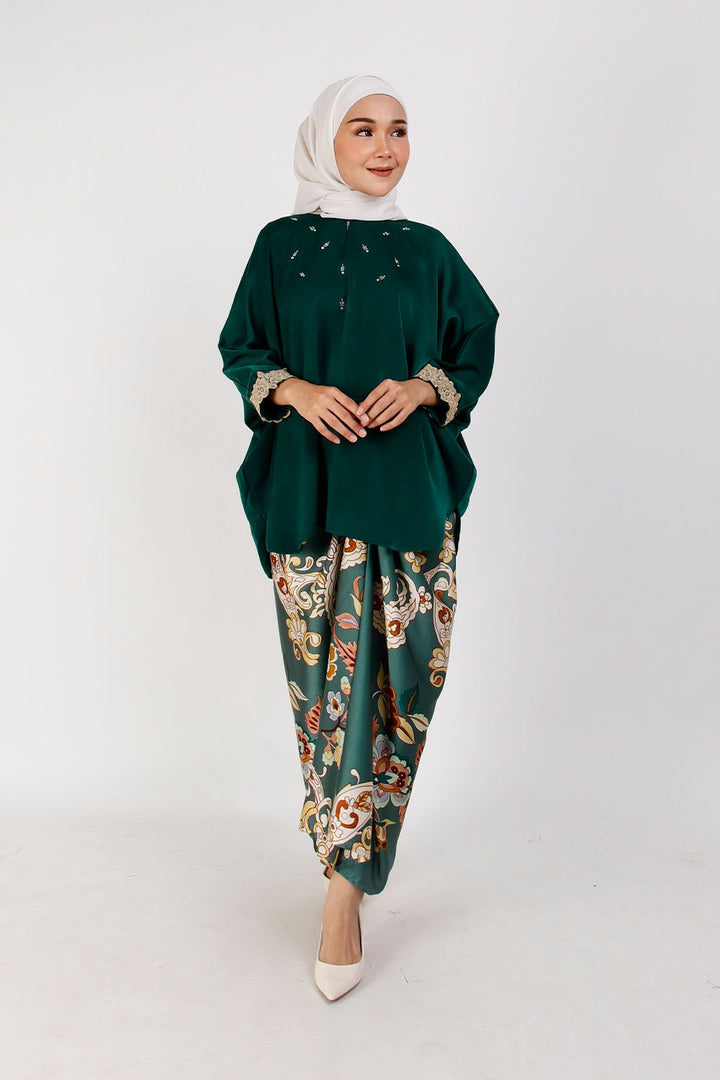 Dewi Plain Batwing Blouse Dark Green