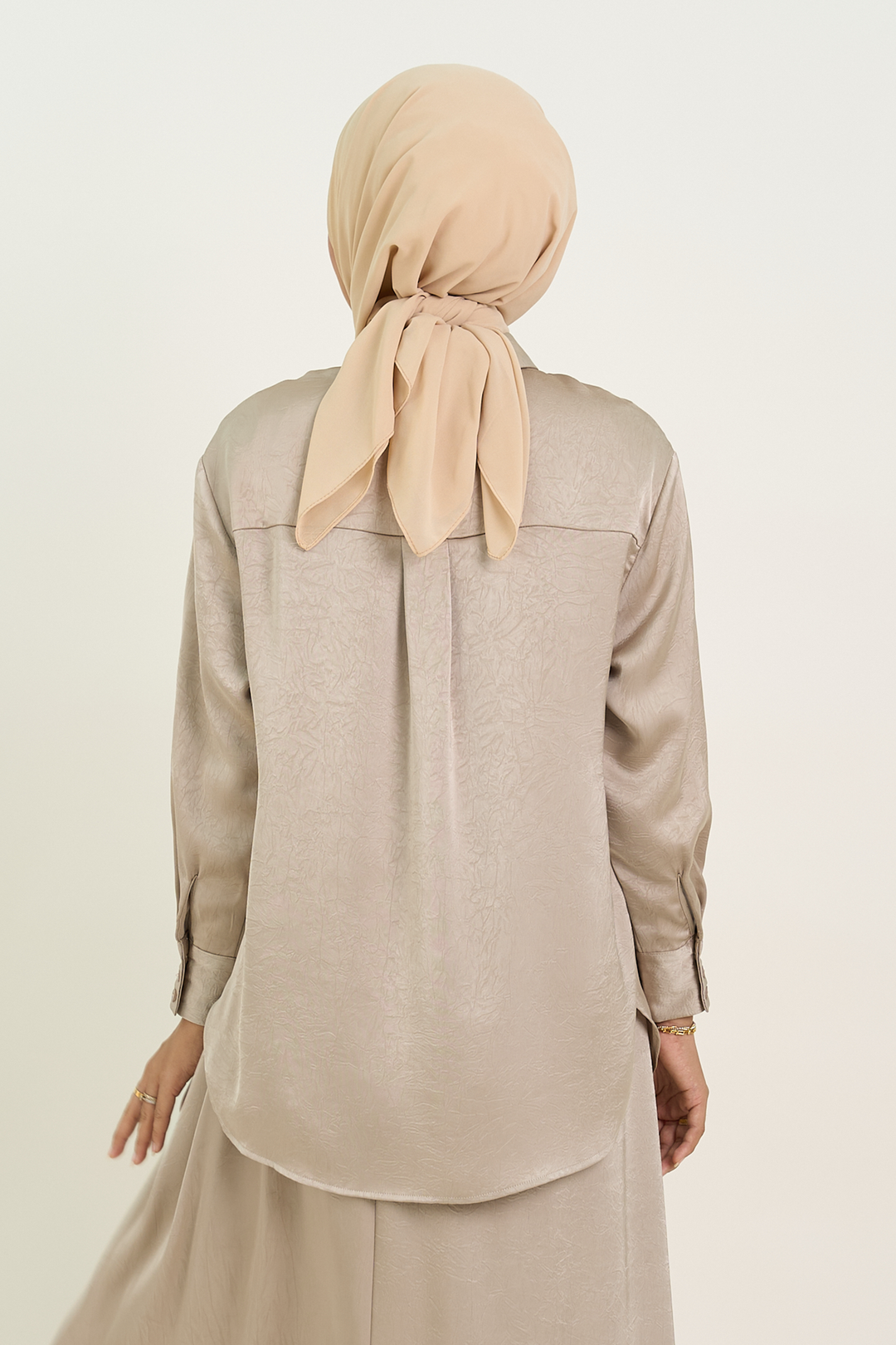 Isabelle Satin Shirt Latte