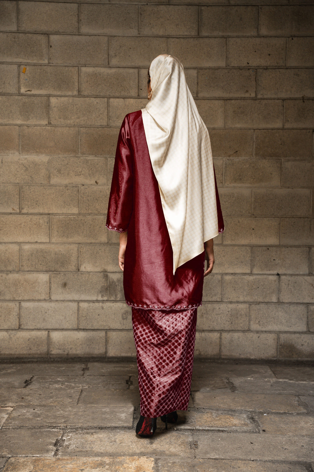 Adhwa Kurung in Burgundy