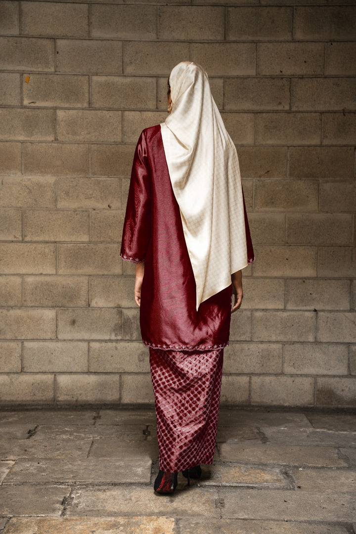 Adhwa Kurung in Burgundy