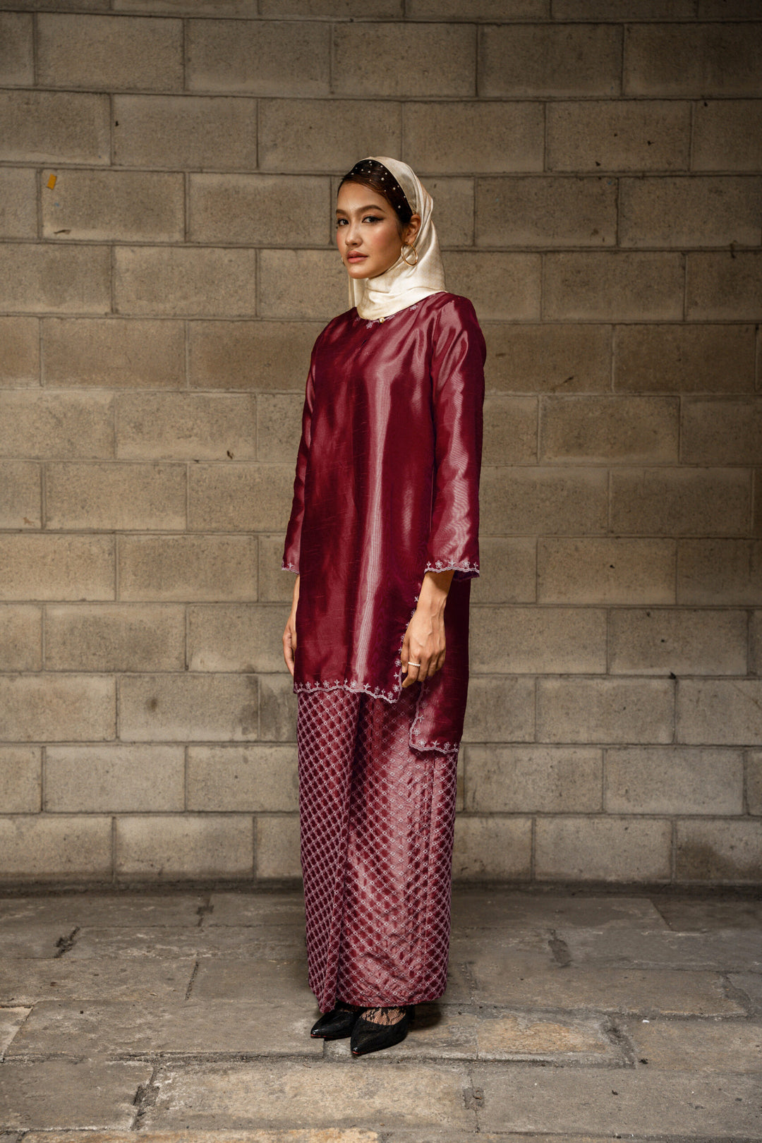Adhwa Kurung in Burgundy