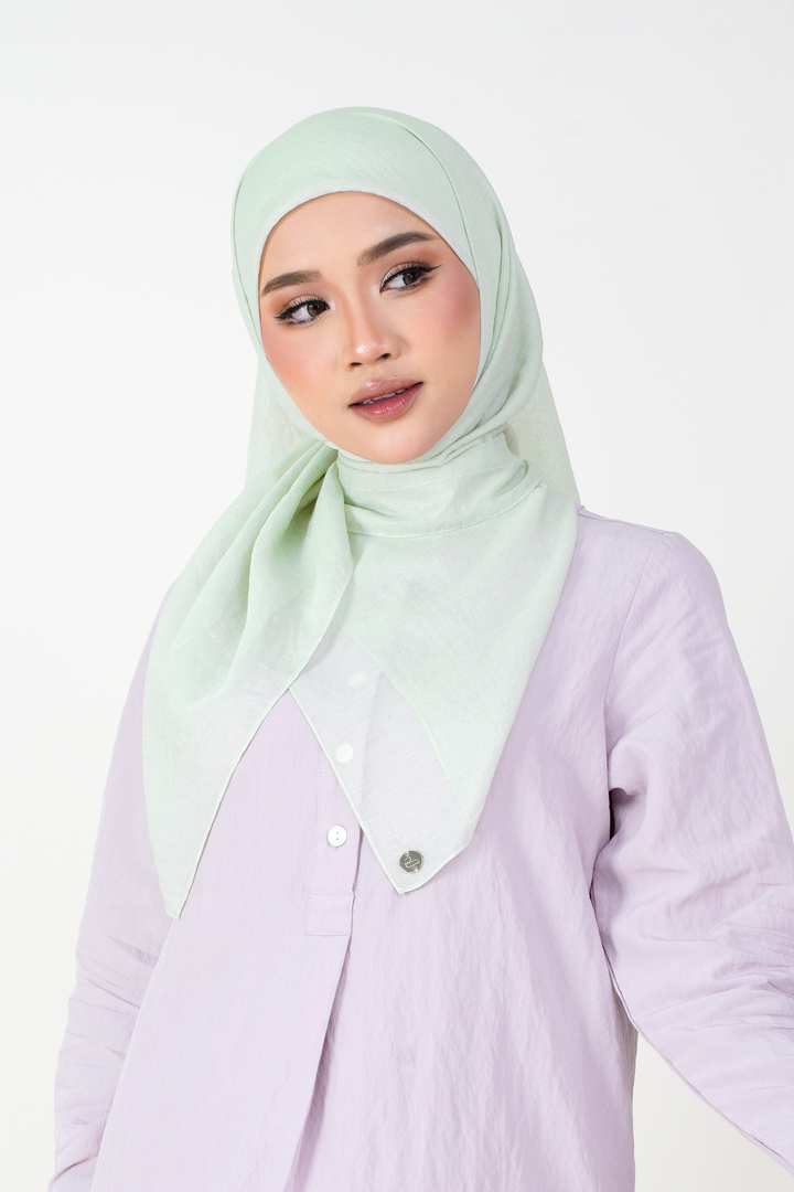 Skyra Sparkle Square