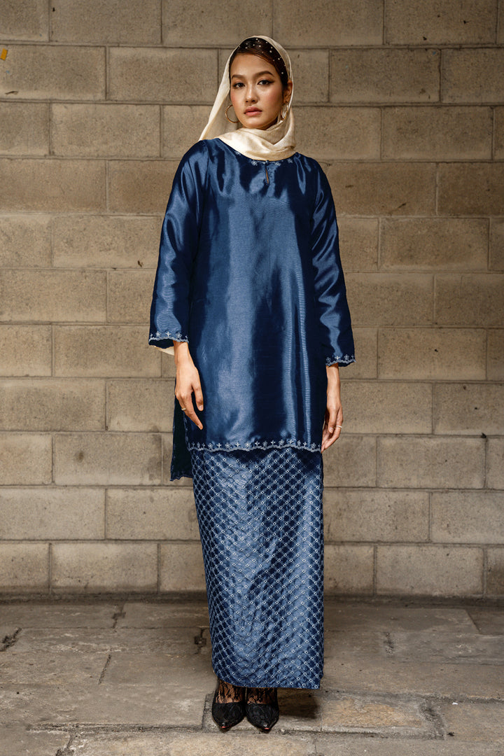 Adhwa Kurung in Navy