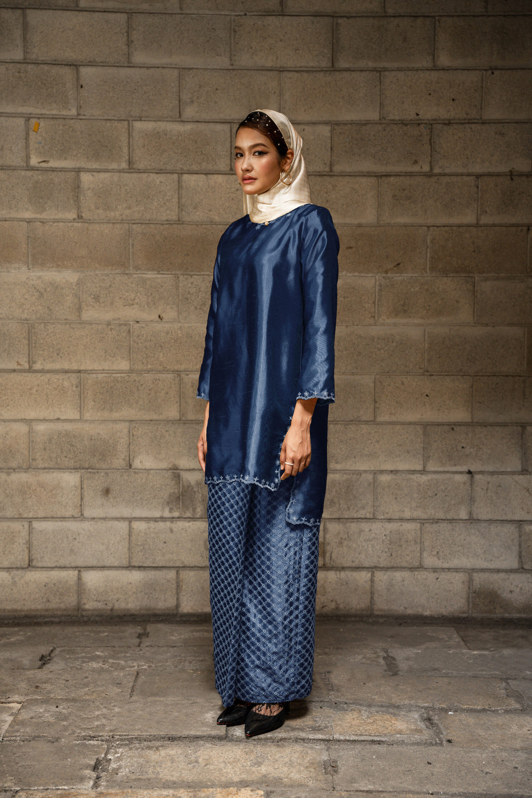 Adhwa Kurung in Navy