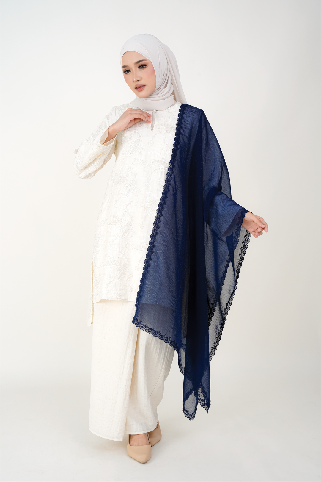 Yasira Selendang Embroidery