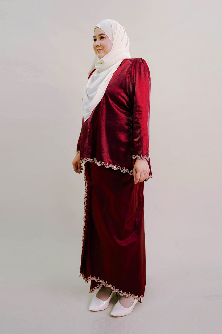 Della Plus Size Kurung in Burgundy