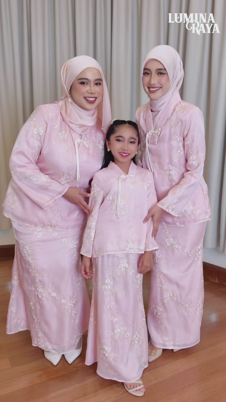 Ara Kurung Plus