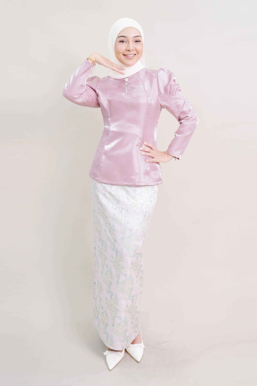 Zeeya Kurung in Ash Pink