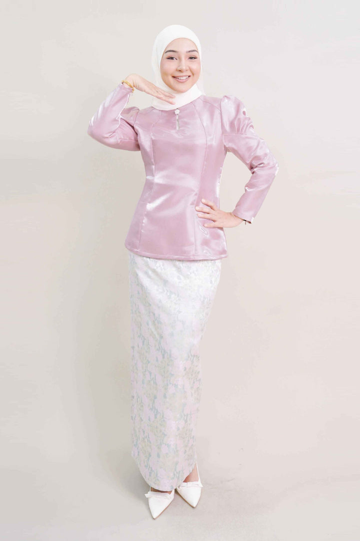 Zeeya Kurung in Ash Pink