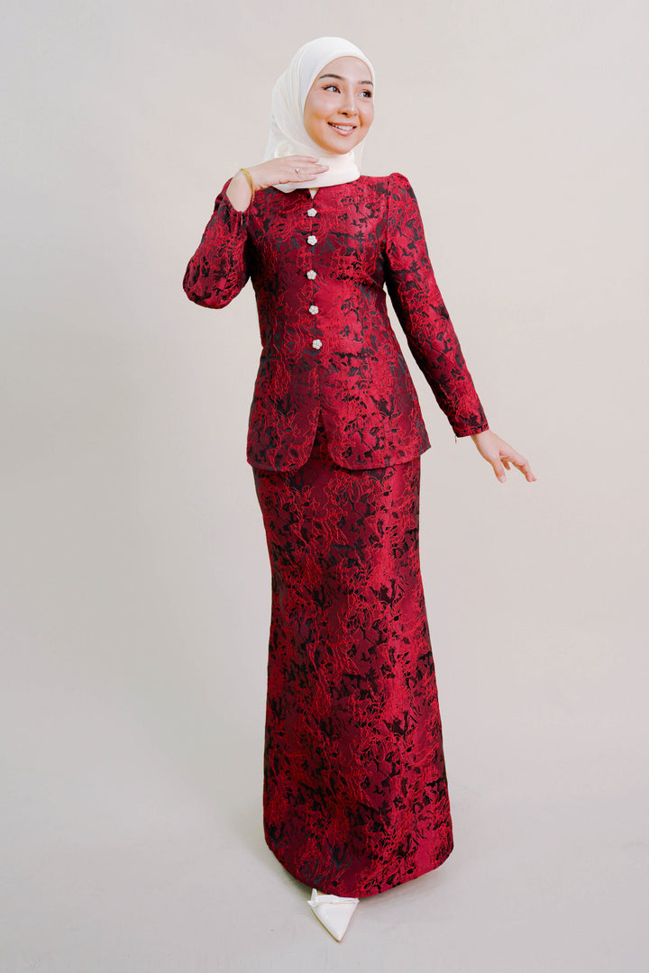 Zenata Kurung in Red