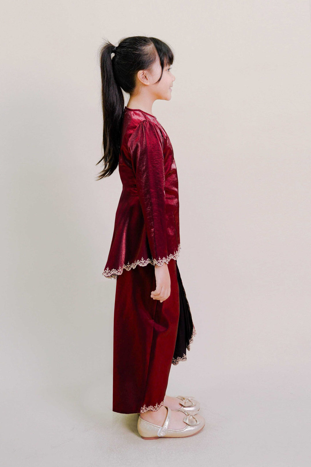 Della Kids Kurung in Burgundy