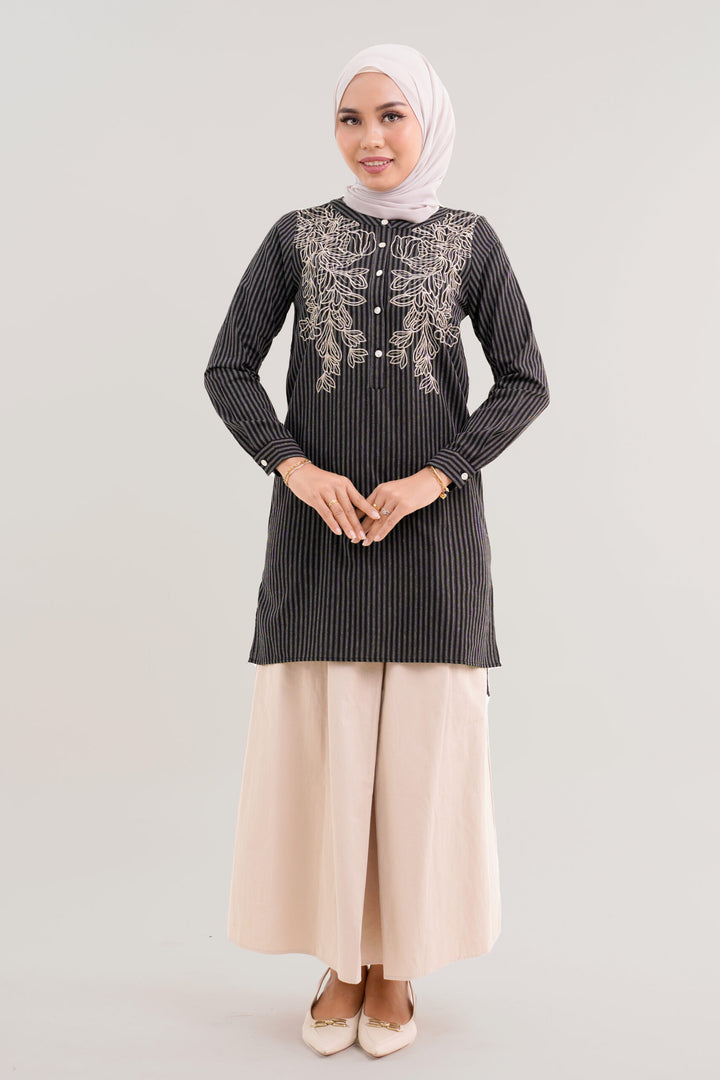 Seraphina Embroidered Blouse Black