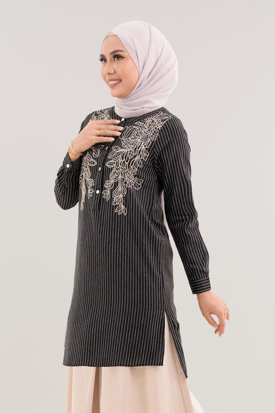 Seraphina Embroidered Blouse Black