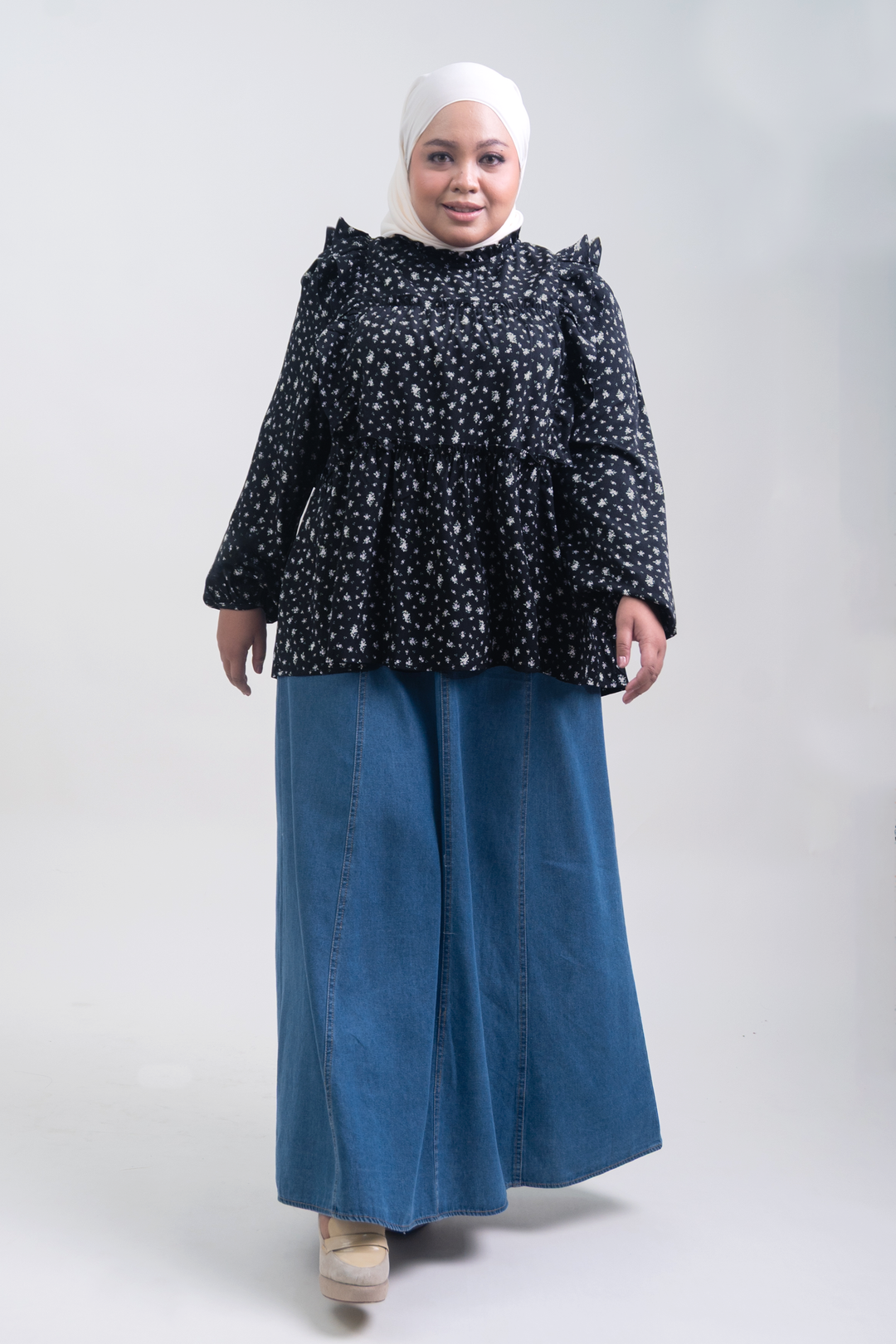 Uzmaa Plus Size Ruffled Floral Blouse Black